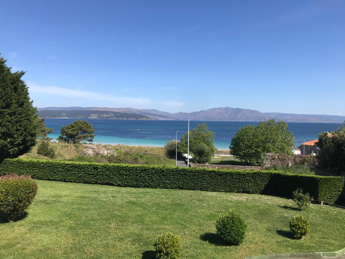 Apartamento con terraza primera linea de playa Finisterre Esterno foto